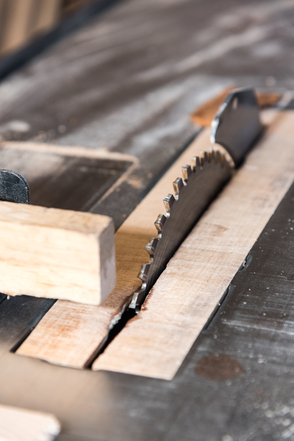 Las mejores sierras circulares de mesa para cortar madera